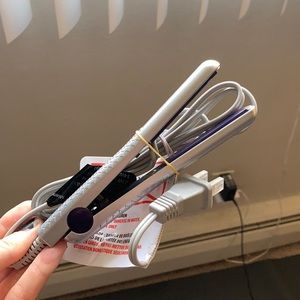 Monat travel straightener (mini)